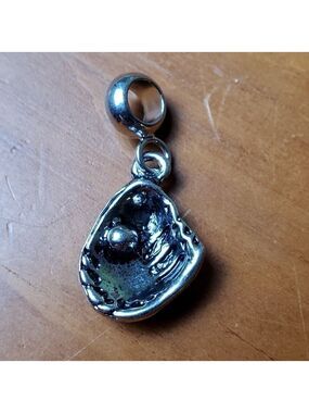 NWOT charm, silver colored half clam shell with silver pearl